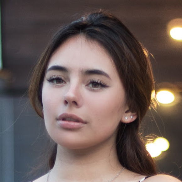 Meet your Posher, Maria - Picture 1 of 1